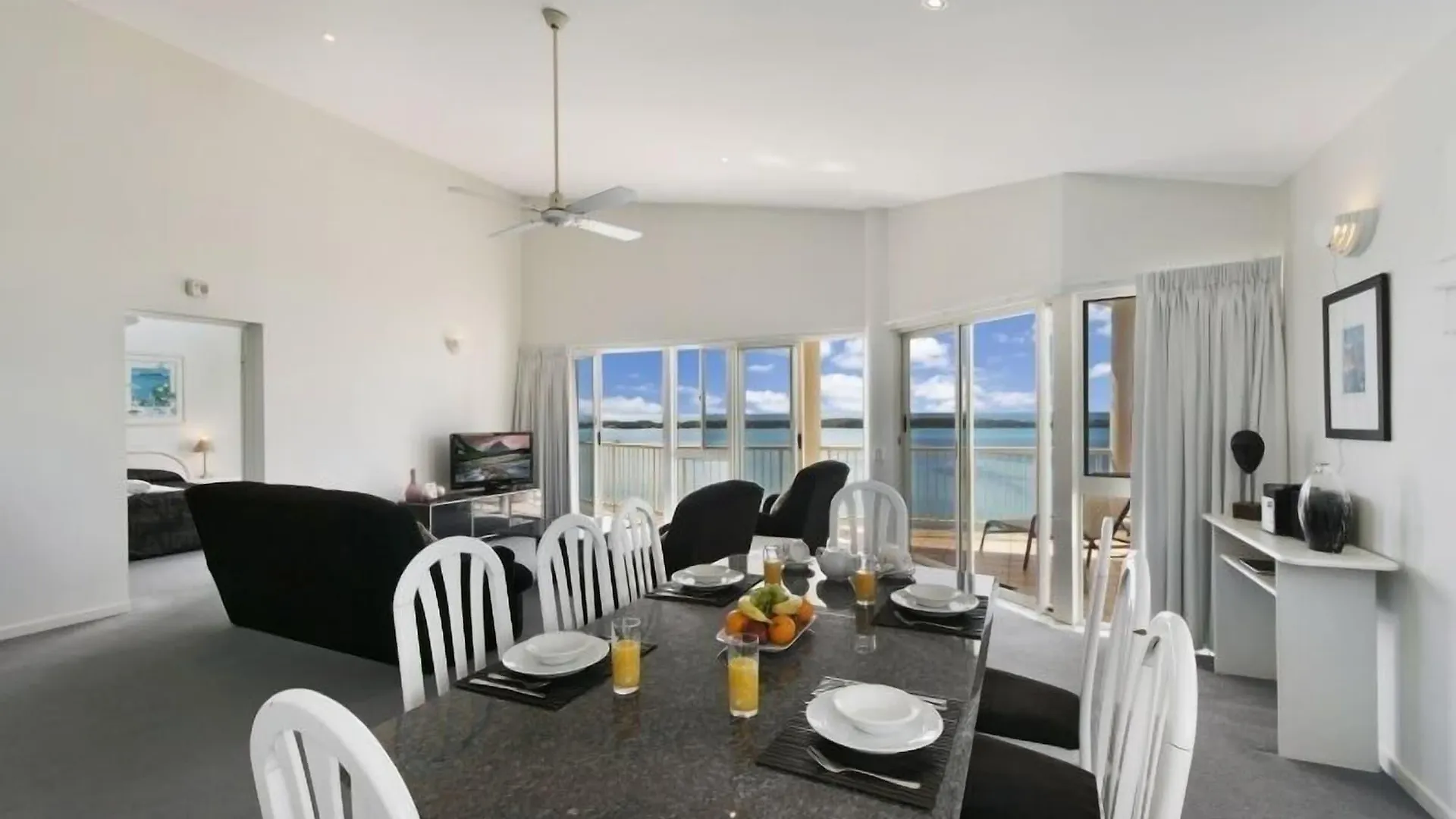 Riviere On Golden Beach Caloundra 4*,  Australia