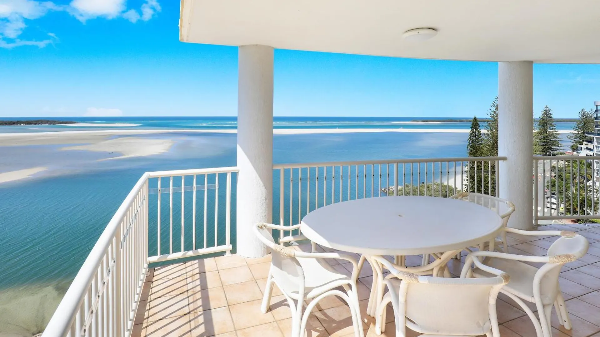 Riviere On Golden Beach Caloundra Aparthotel