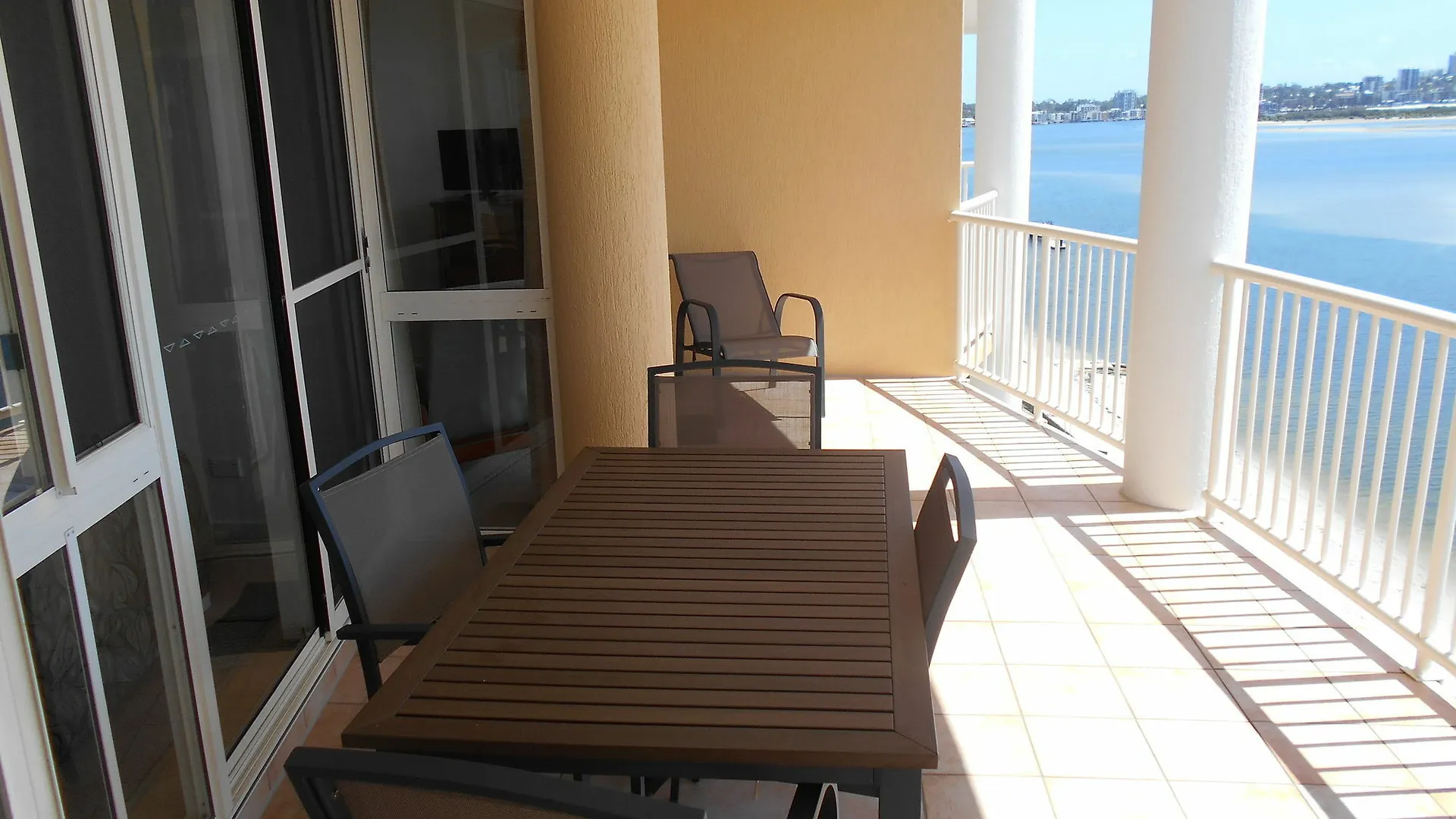 Riviere On Golden Beach Caloundra 4*,