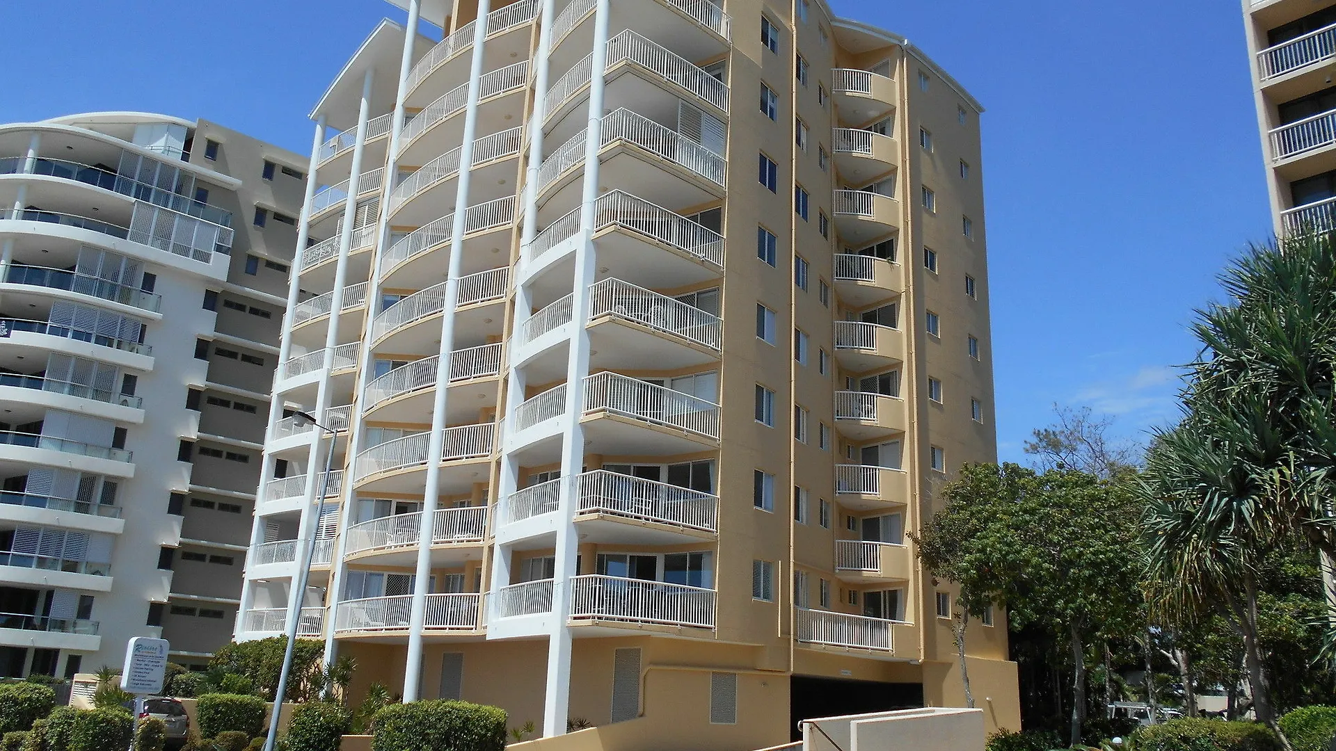 Riviere On Golden Beach Caloundra Aparthotel